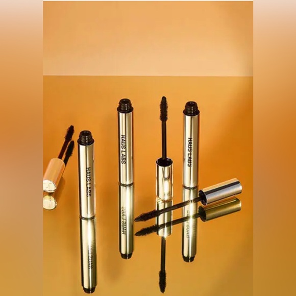 HAUS LABORATORIES
BStructural Volumizing & Lengthening Mascara Black Onyx
8.0 ml - Picture 2 of 3